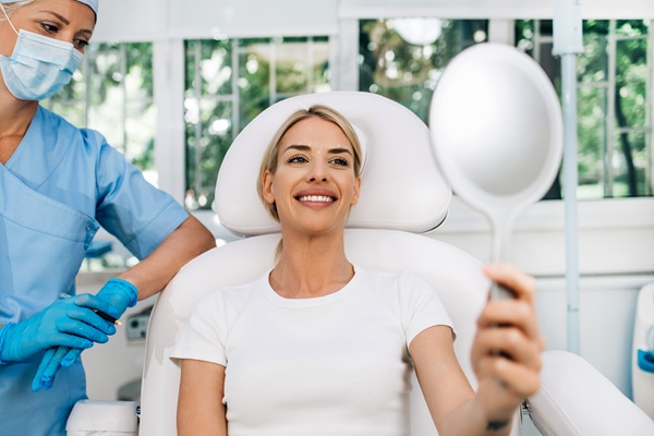 How A Cosmetic Dentist Can Help Improve Your Smile